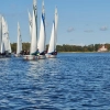 Na jeziorze Czos w Mrągowie rozpocznie się tegoroczna rywalizacja w ramach Żeglarskiego Grand Prix Warmii i Mazur 2025. W dniach 10–11 maja żeglarze z całej Polski zmierzą się w I Regatach eliminacyjnych Arkodach & Centrum Budowlane Mrągowo Cup, któr